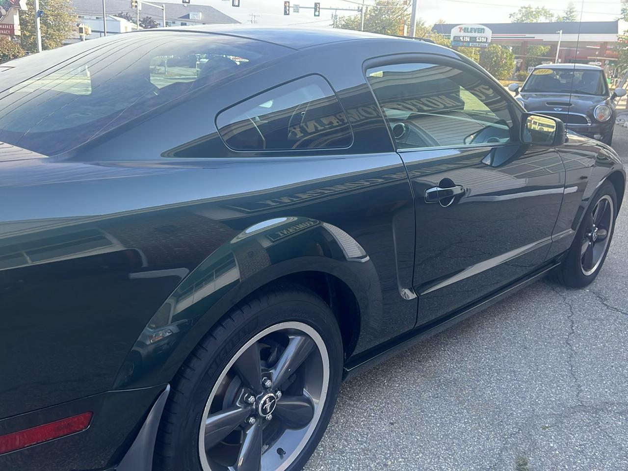 Ford Mustang GT Deluxe Coupe 2008