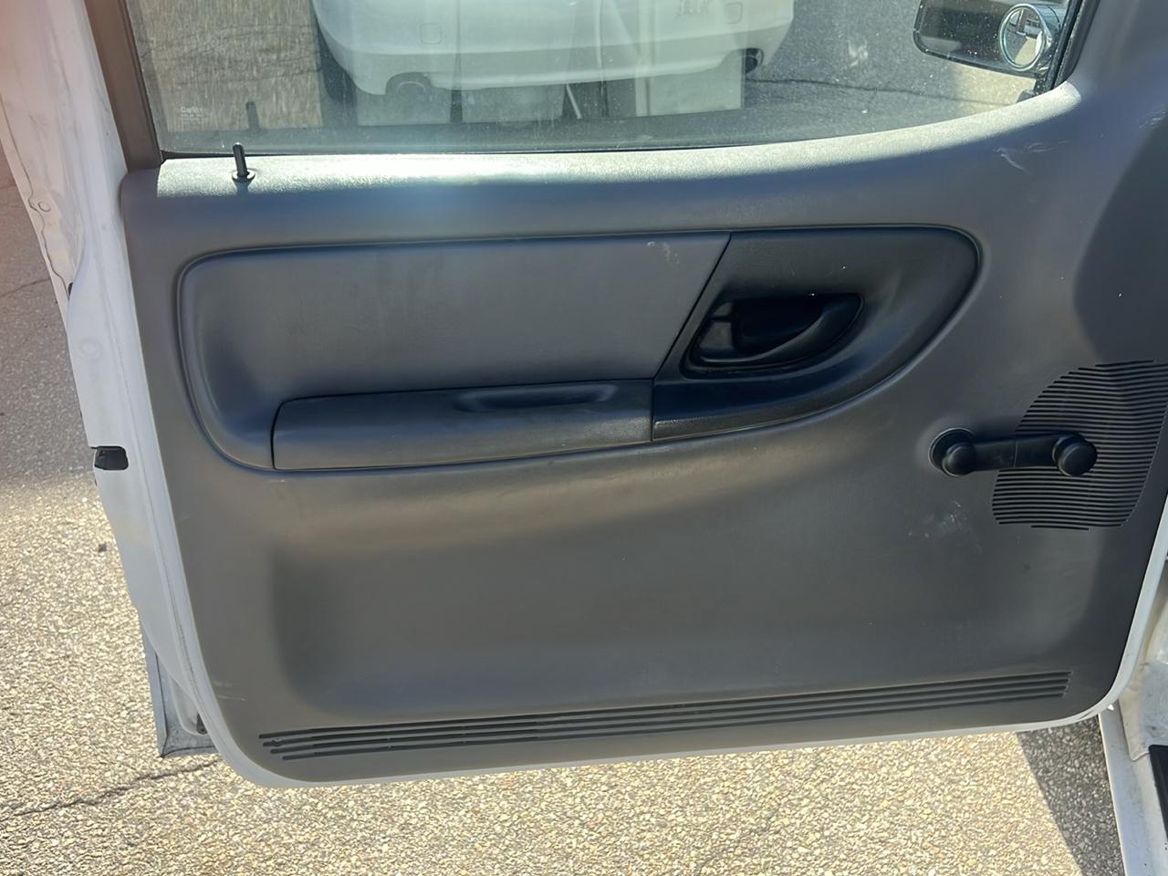 Ford Ranger "S" Styleside 108" WB 2003