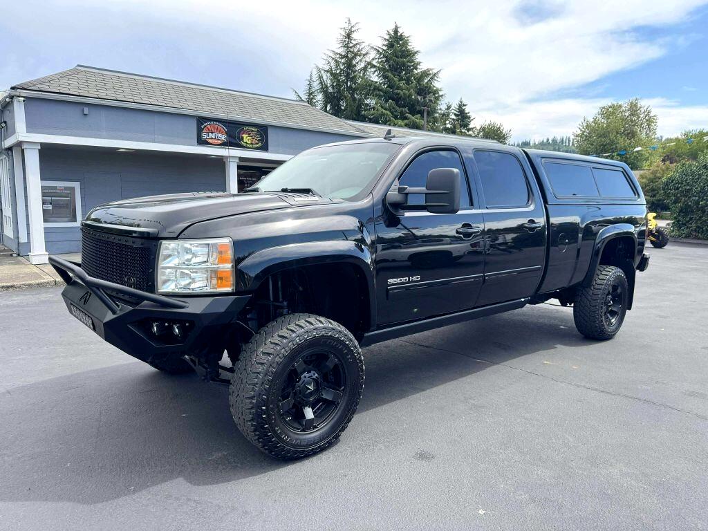 2011 Chevrolet Silverado 3500HD LTZ Crew Cab  4WD