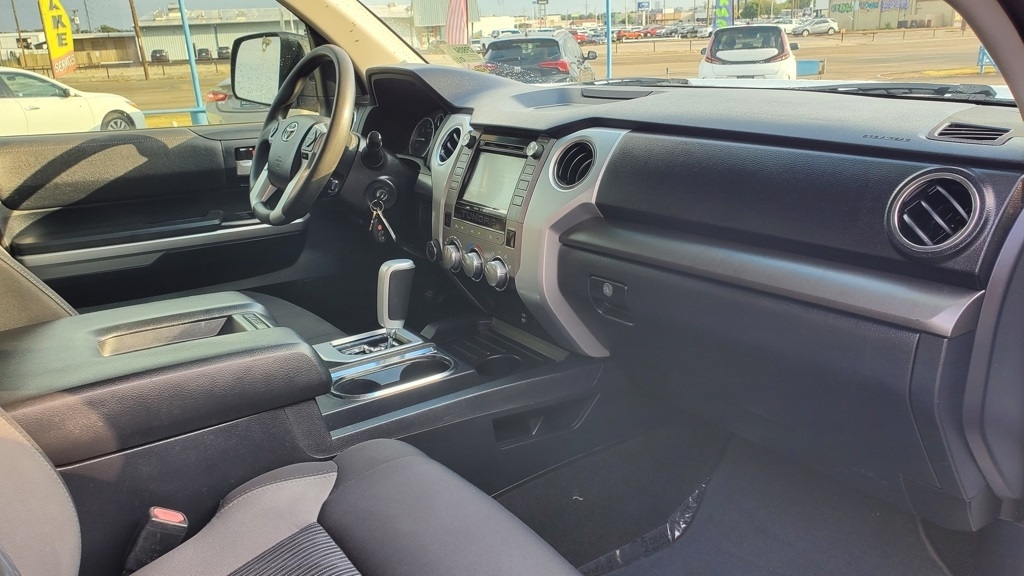 Toyota Tundra  2016 Toyota Tundra  2016