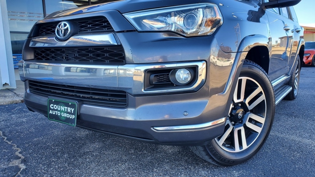 2016 Toyota 4Runner Limited photo 3