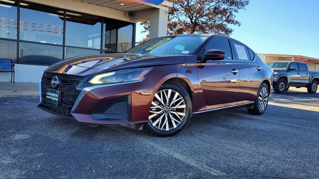 Nissan Altima  2023