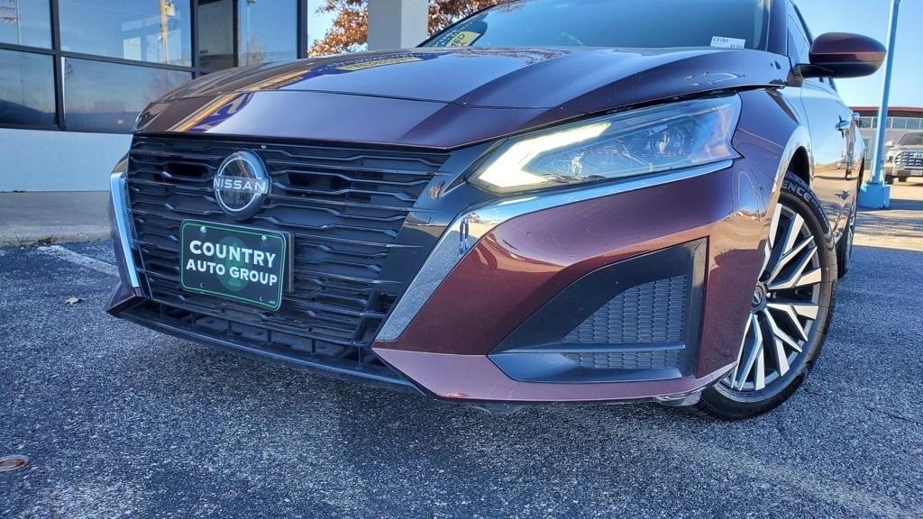 Nissan Altima  2023