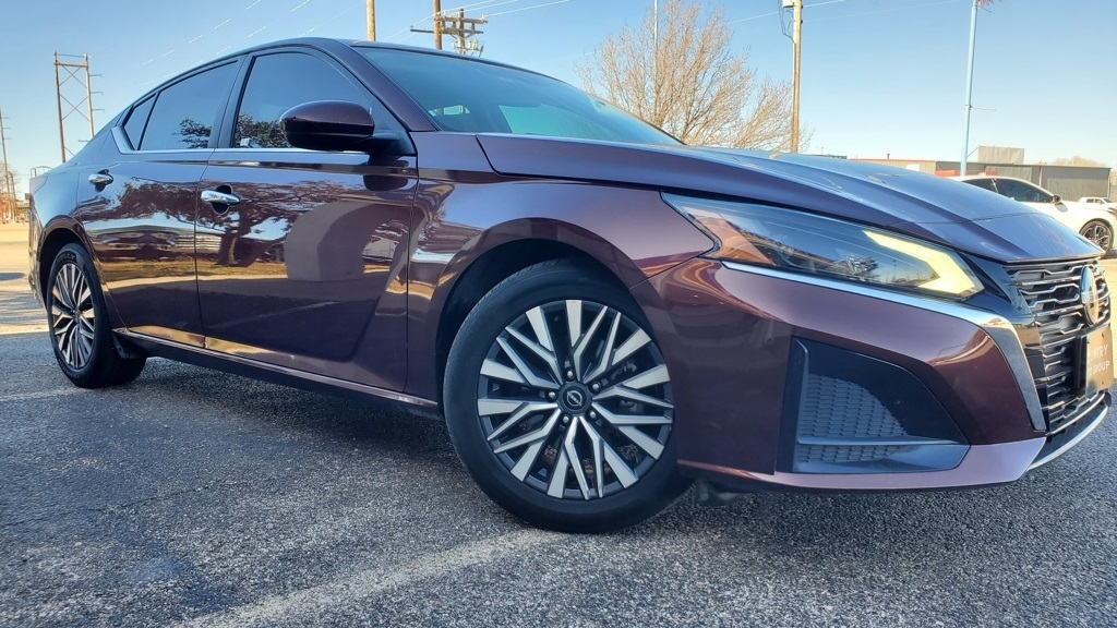 Nissan Altima  2023