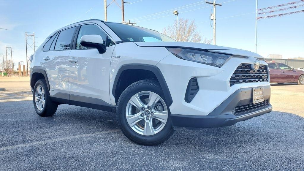 Toyota RAV4  2021