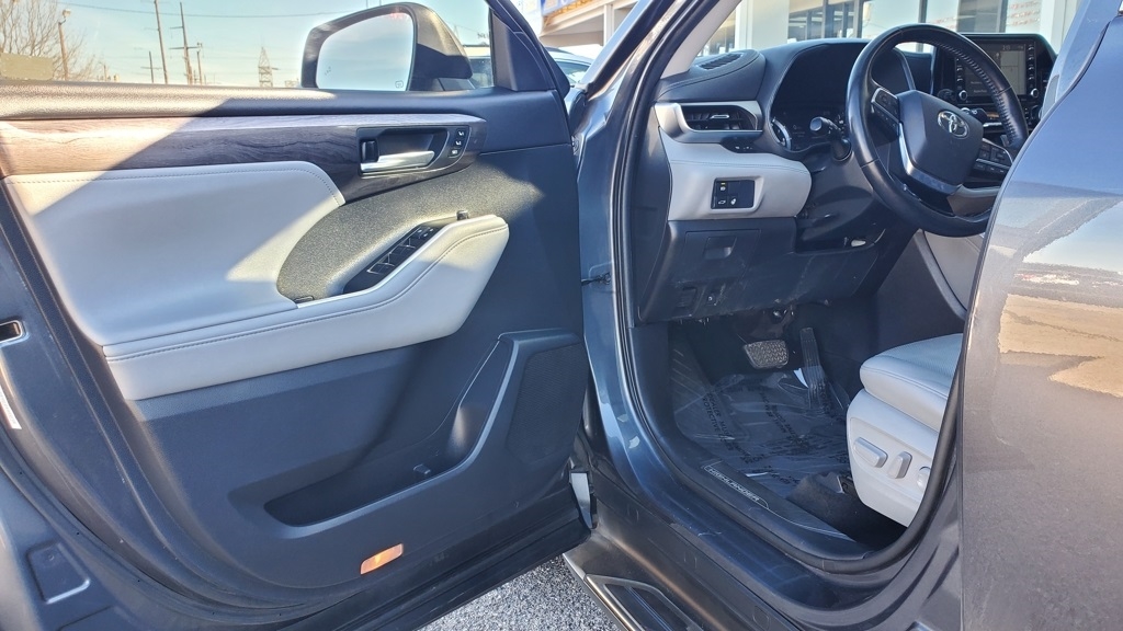 Toyota Highlander  2021