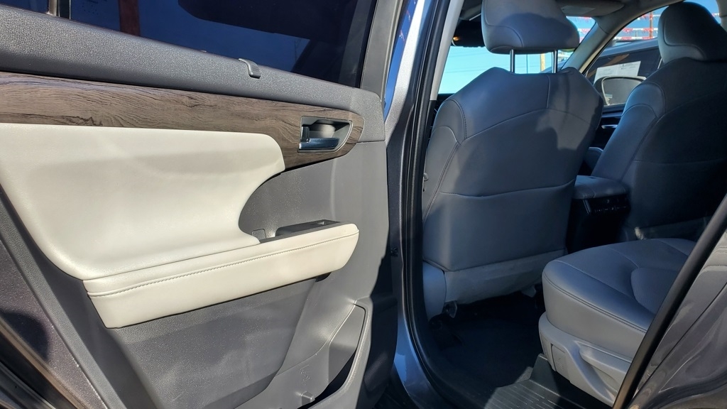 Toyota Highlander  2021