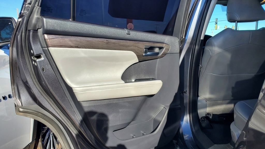 Toyota Highlander  2021