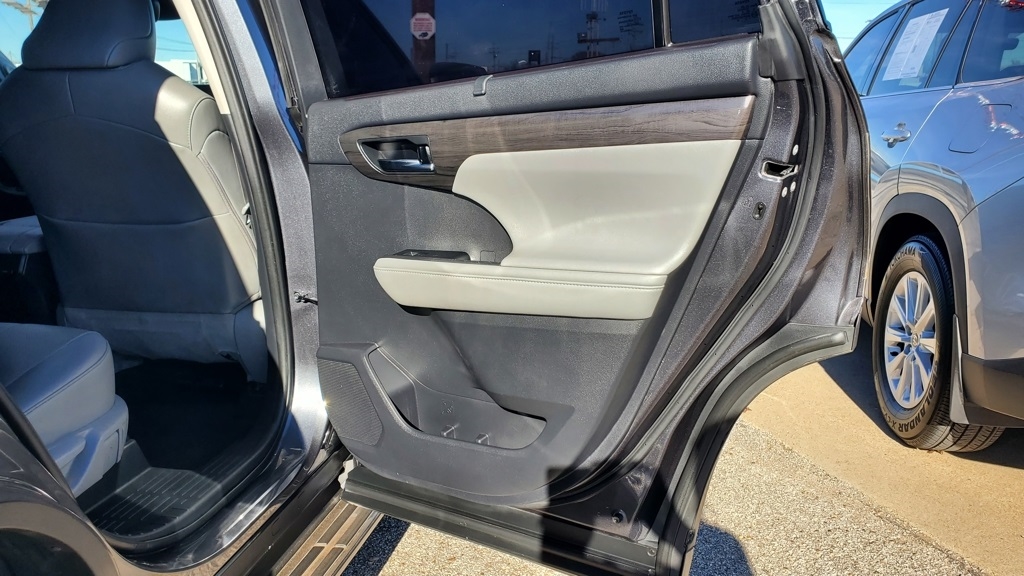 Toyota Highlander  2021