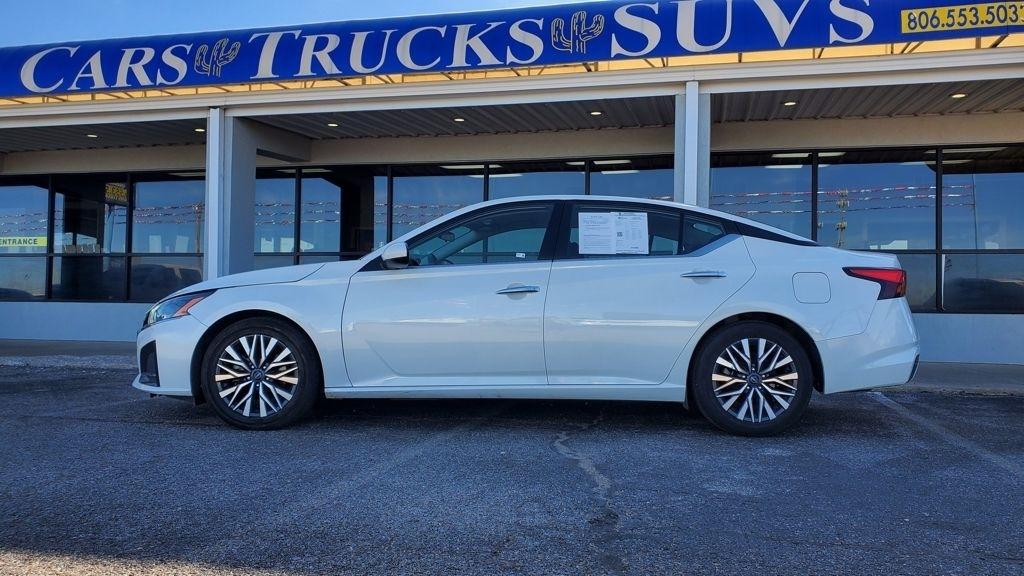 Nissan Altima  2023