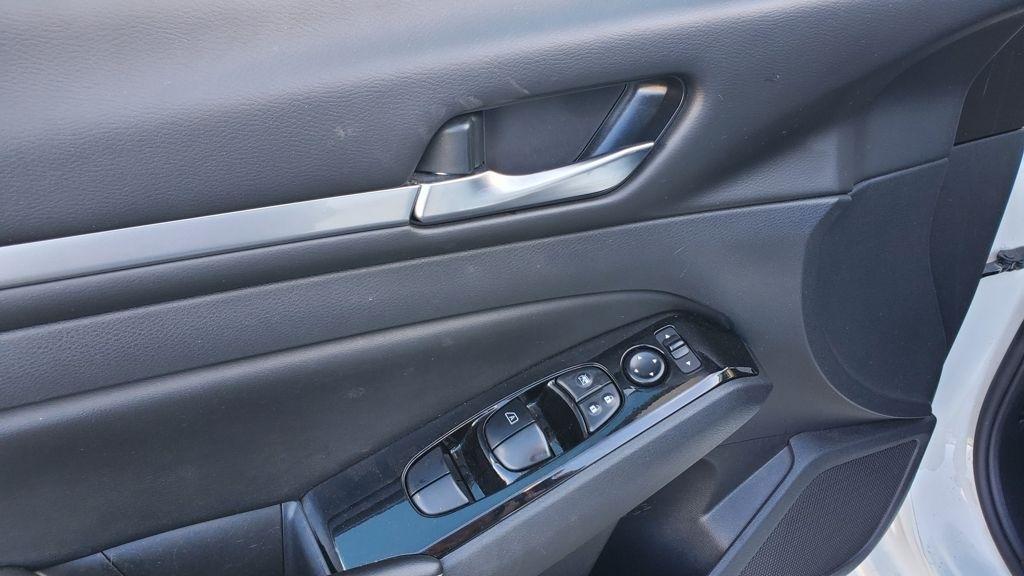 Nissan Altima  2023