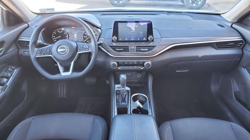 Nissan Altima  2023