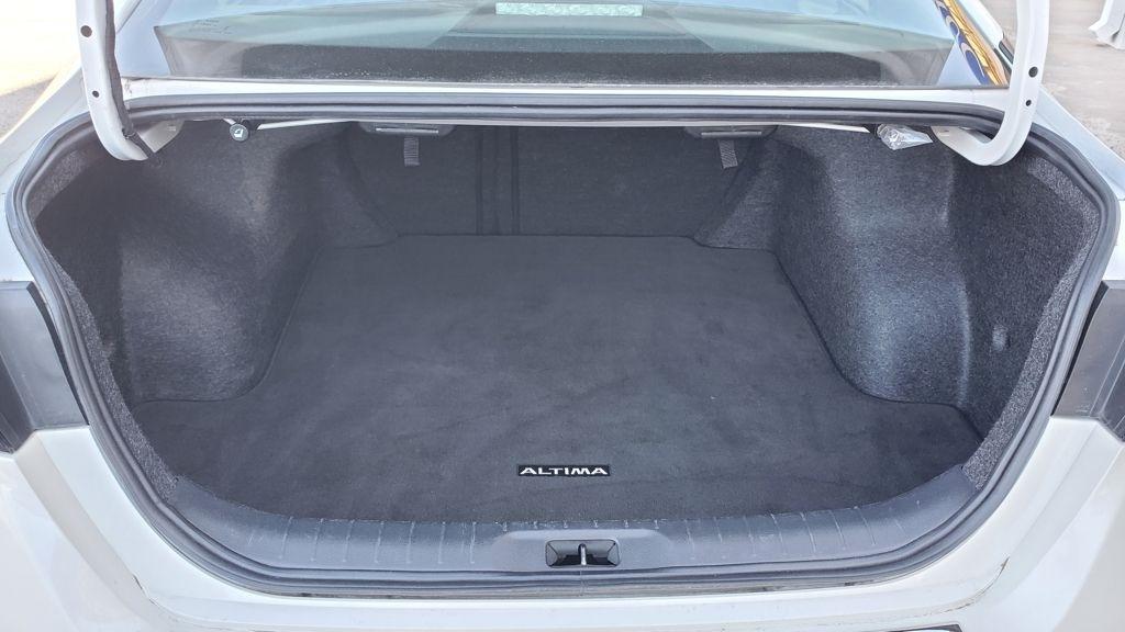 Nissan Altima  2023