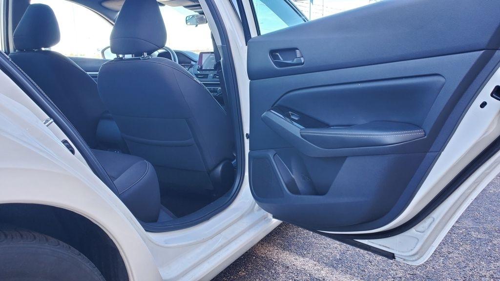 Nissan Altima  2023