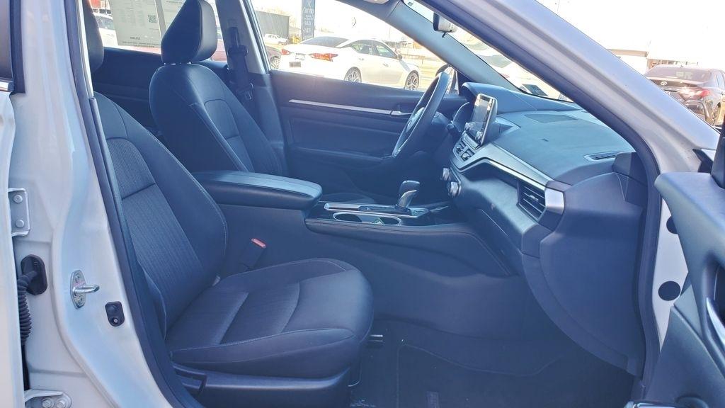 Nissan Altima  2023