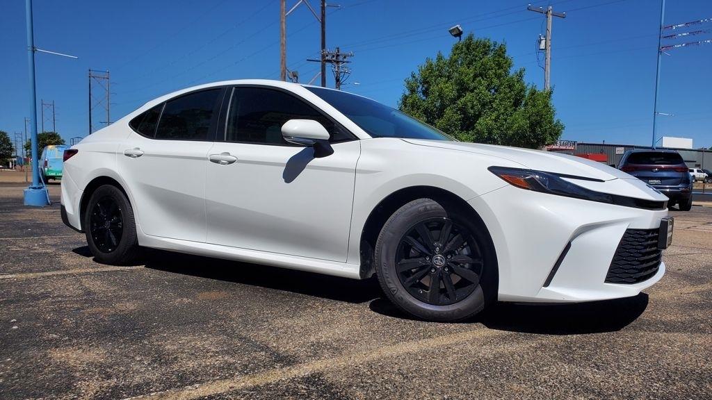 Toyota Camry  2025