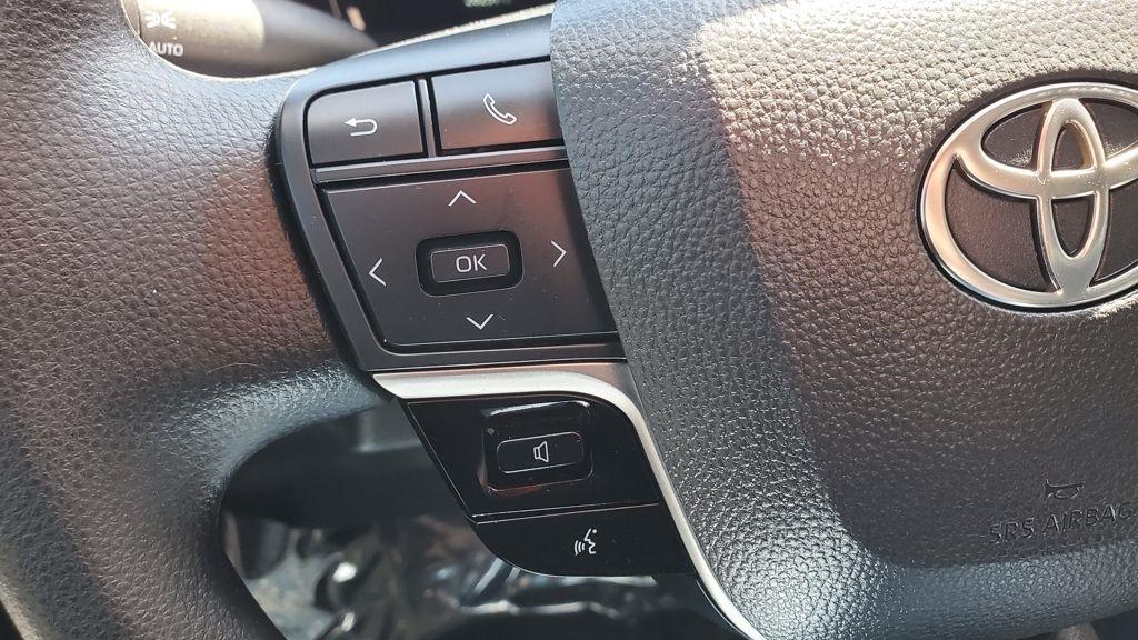 Toyota Camry  2025