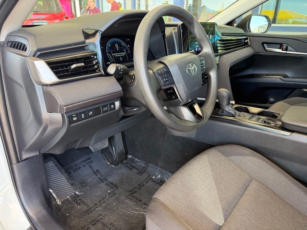 Toyota Camry  2025