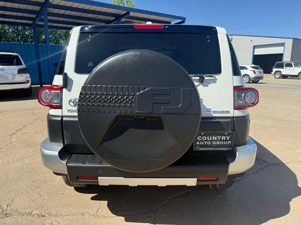 Toyota FJ Cruiser  2012