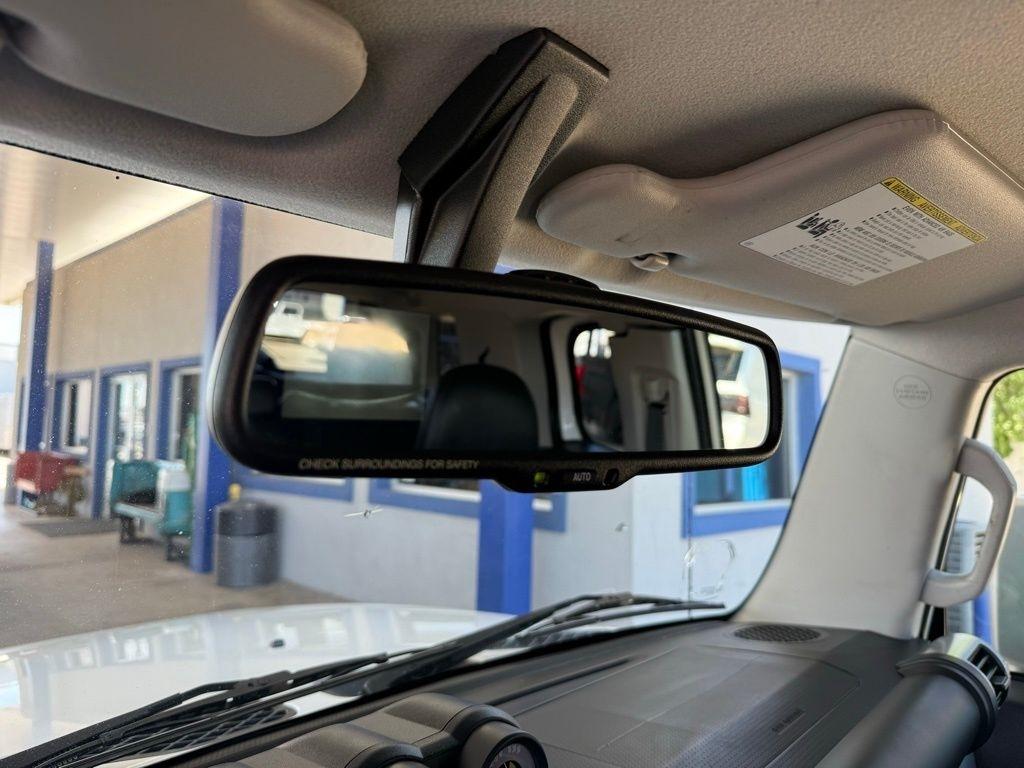 Toyota FJ Cruiser  2012