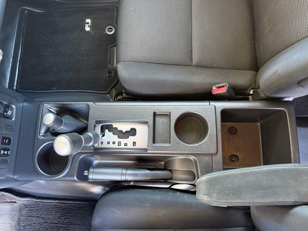 Toyota FJ Cruiser  2012