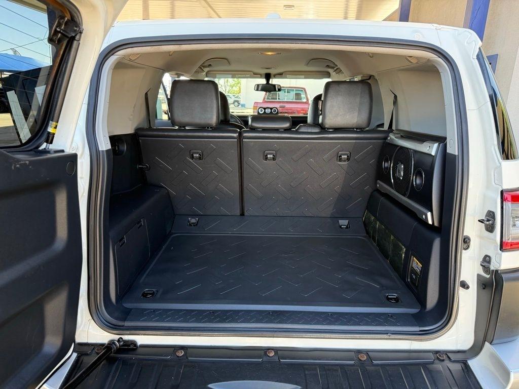 Toyota FJ Cruiser  2012