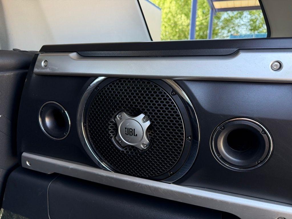 Toyota FJ Cruiser  2012