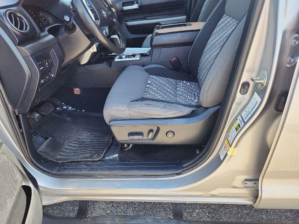 Toyota Tundra  2019