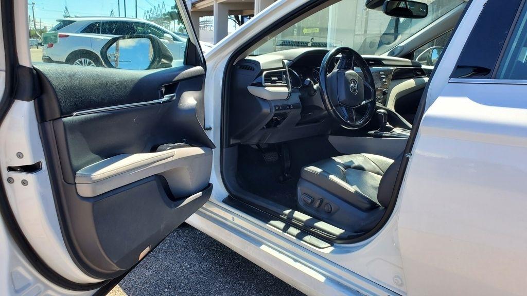 Toyota Camry  2020
