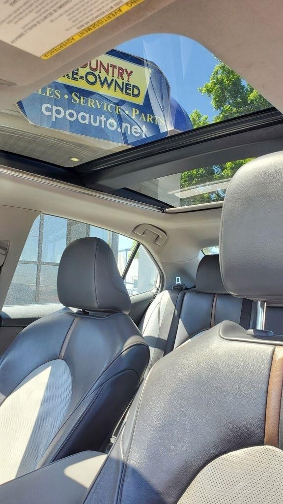 Toyota Camry  2020