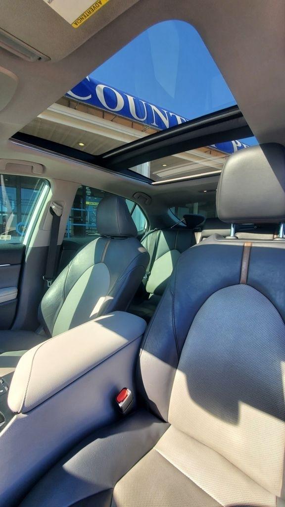 Toyota Camry  2020