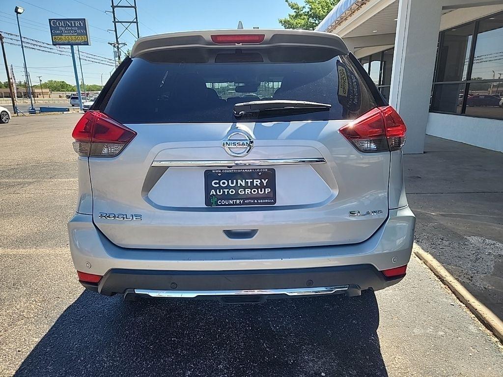 Nissan Rogue  2020