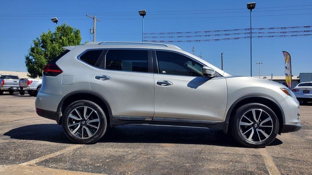 Nissan Rogue  2020