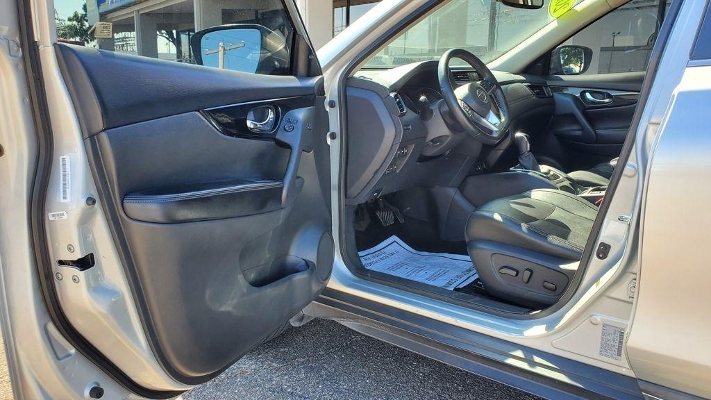 Nissan Rogue  2020
