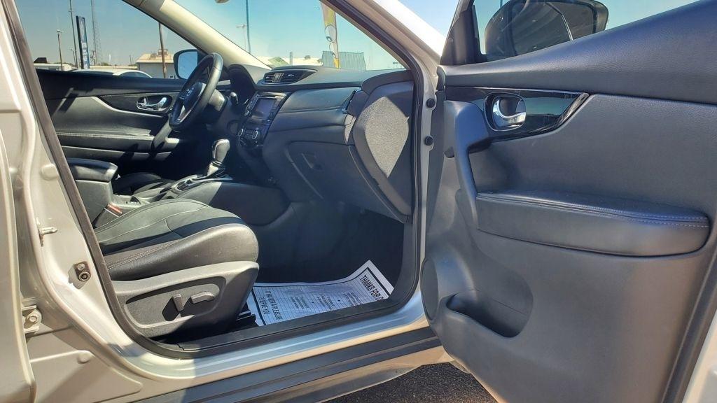 Nissan Rogue  2020