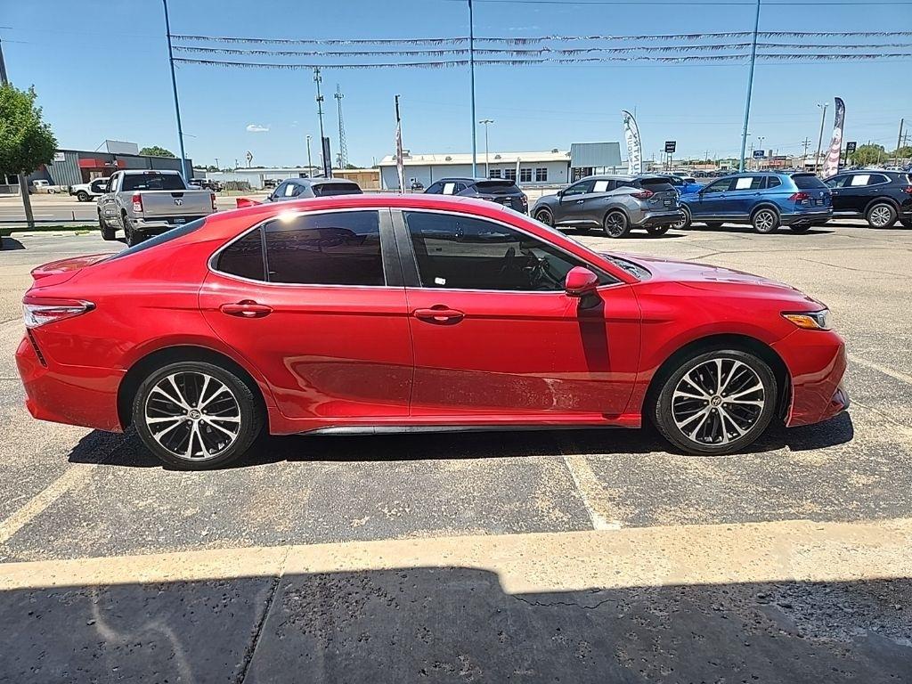 Toyota Camry  2020