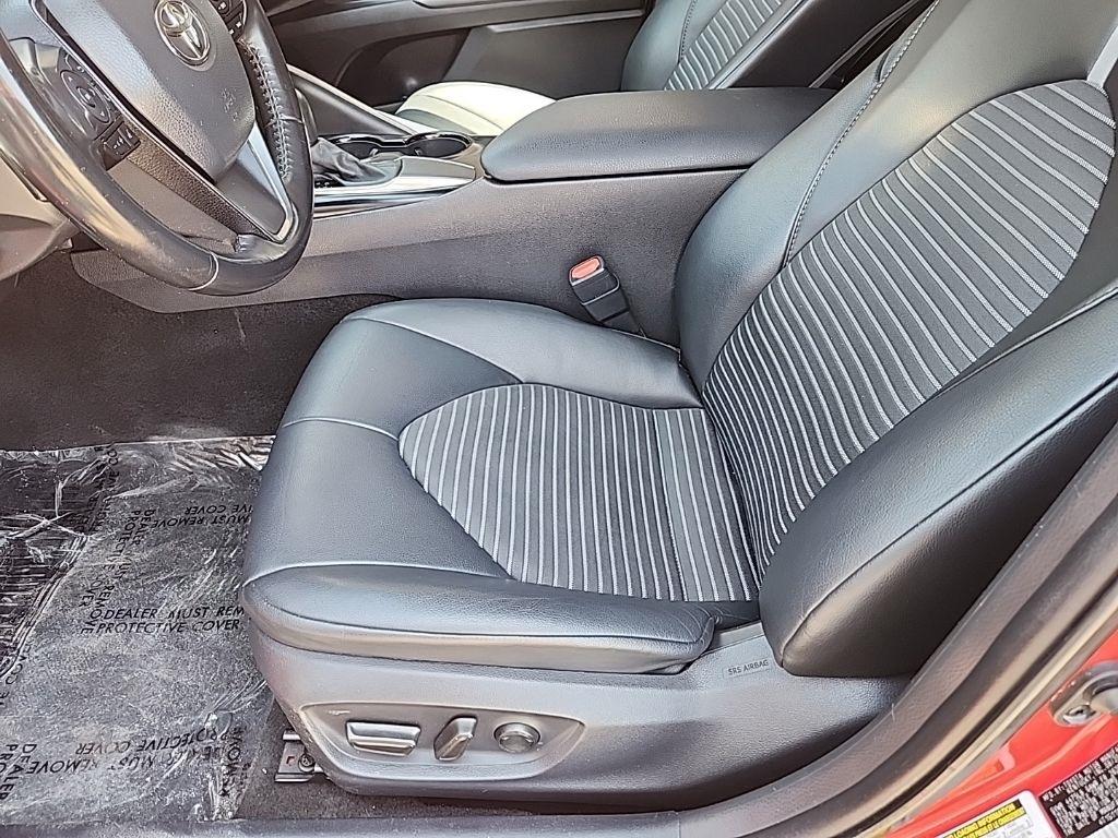 Toyota Camry  2020