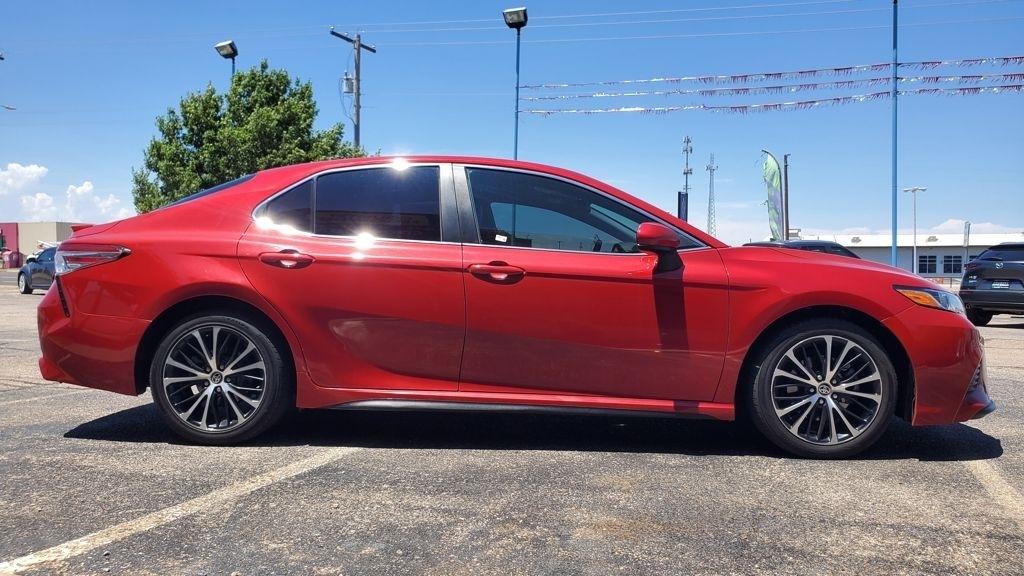 Toyota Camry  2020
