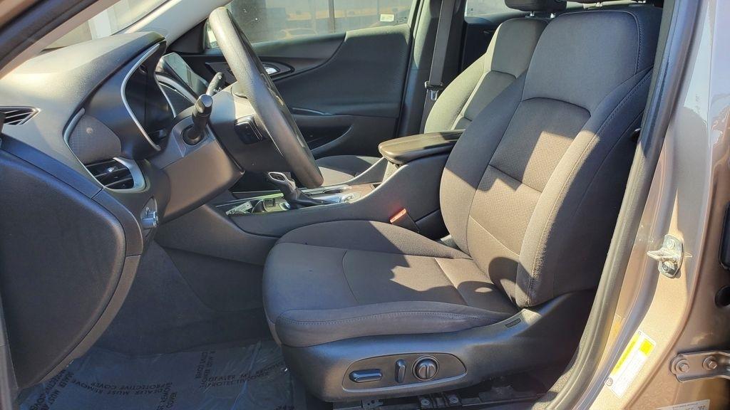 Chevrolet Malibu  2023