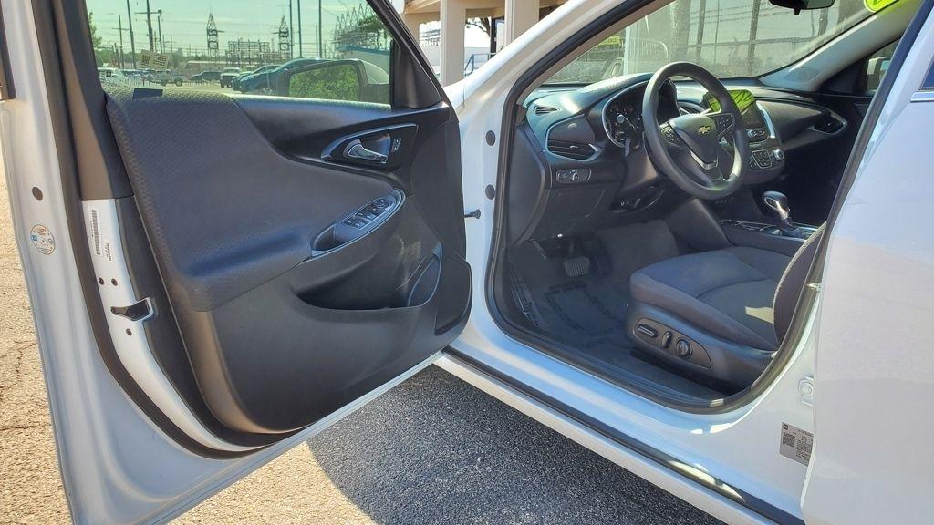 Chevrolet Malibu  2023