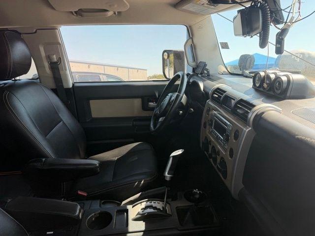 Toyota FJ Cruiser  2014