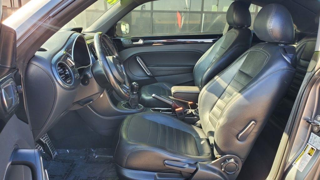 Volkswagen Beetle  2014