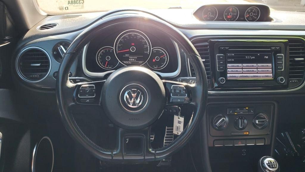 Volkswagen Beetle  2014
