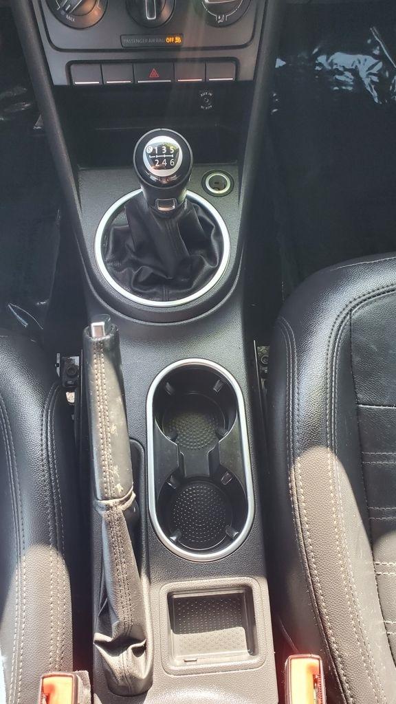 Volkswagen Beetle  2014