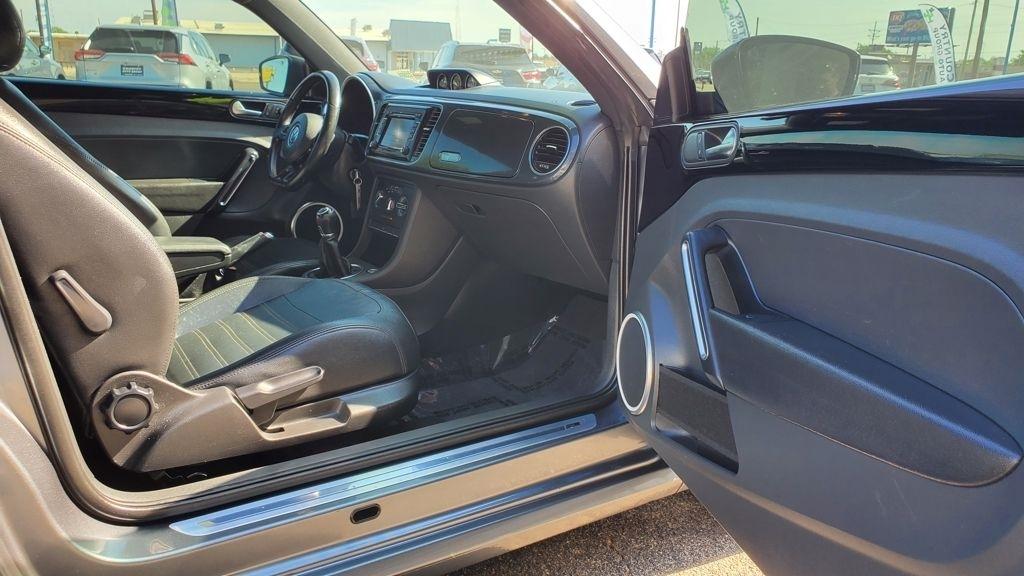 Volkswagen Beetle  2014