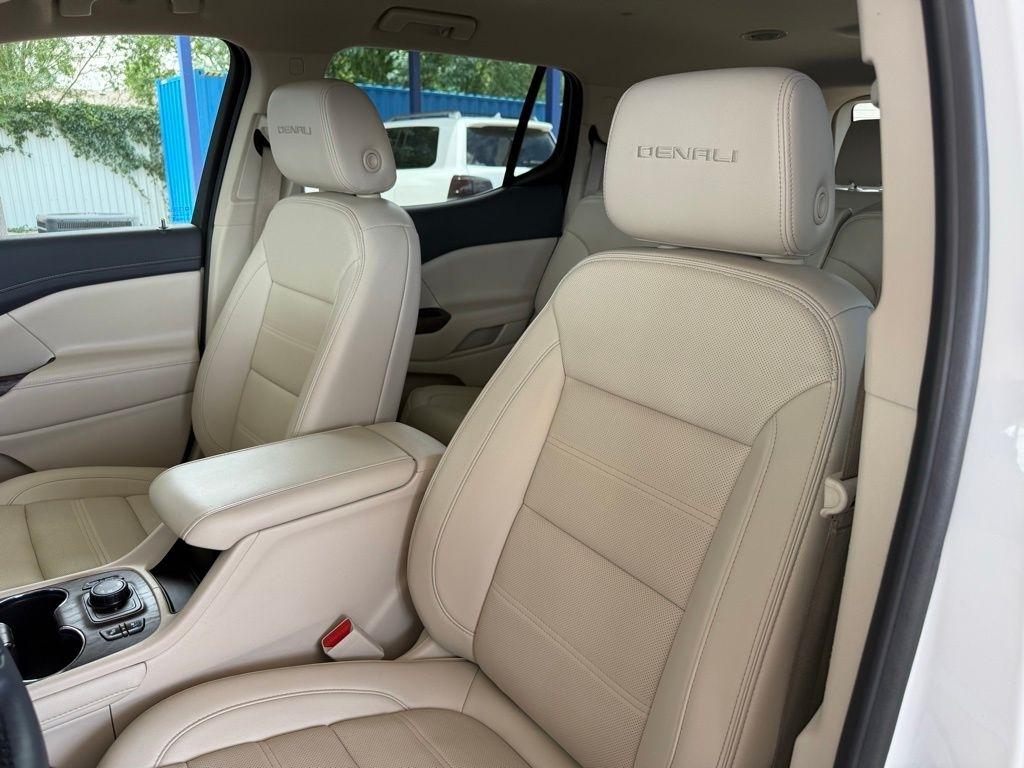 GMC Acadia  2023