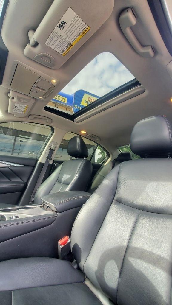 Infiniti Q50  2017