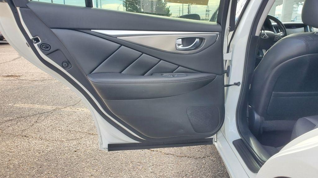 Infiniti Q50  2017