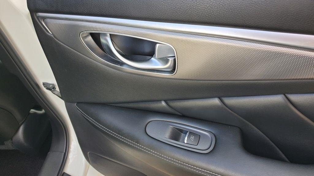 Infiniti Q50  2017