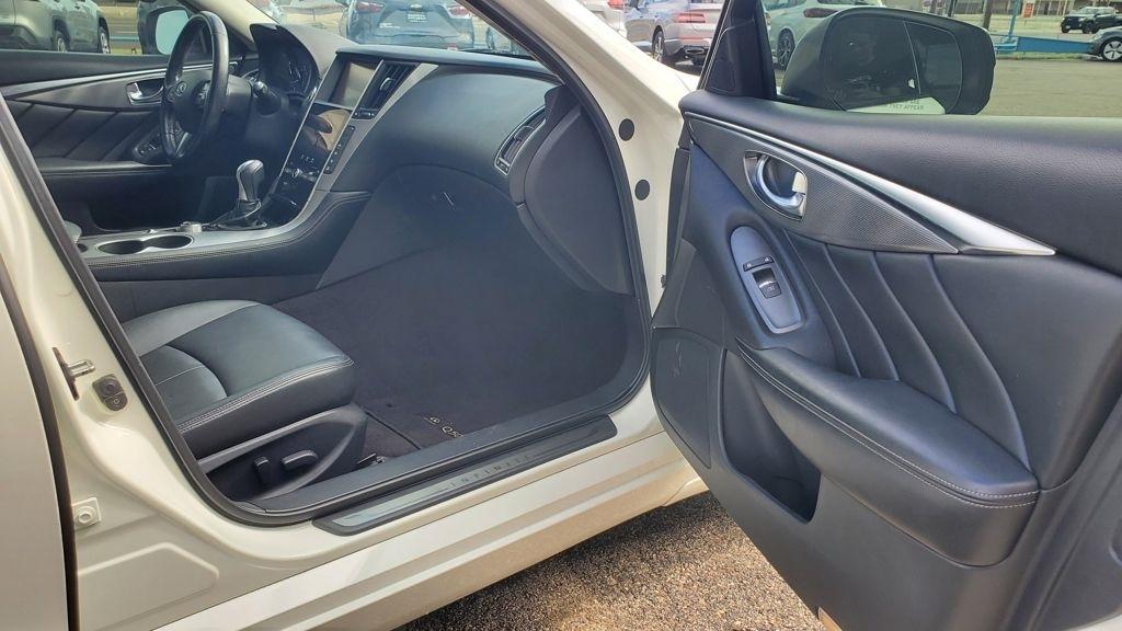 Infiniti Q50  2017